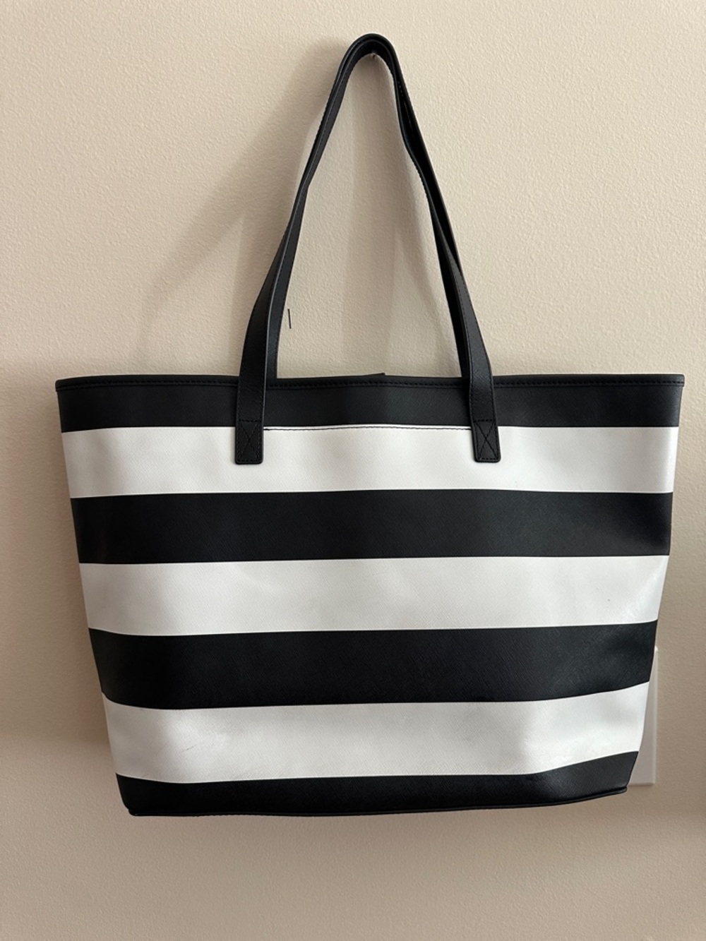 Michael Kors Jet Set Black and White Striped Tote with Gold Plaque - Picture 3 of 6